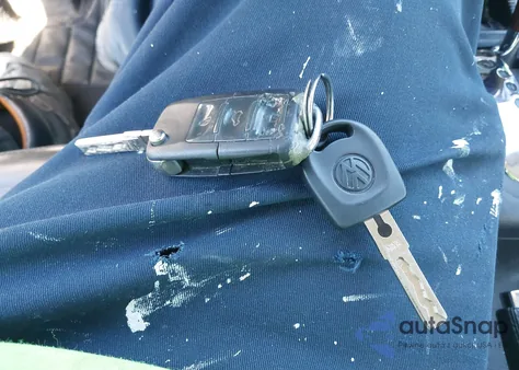 2001 Volkswagen Passat Glx из США, поврежденный, VIN WVWTH63B11P276847